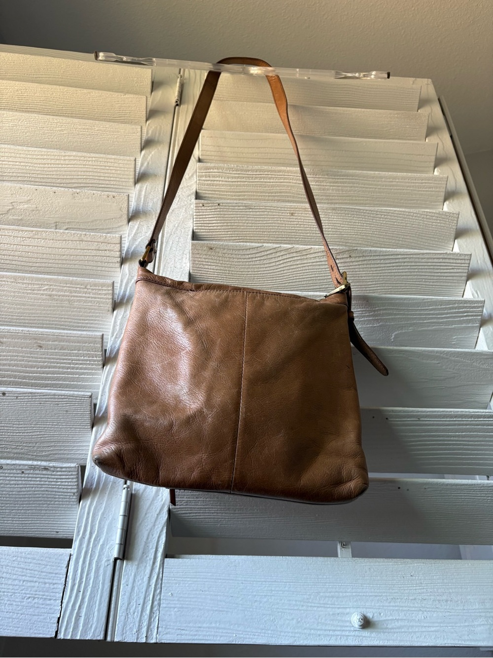 HOBO Tan Leather Crossbody Messenger Bag - Picture 2 of 13